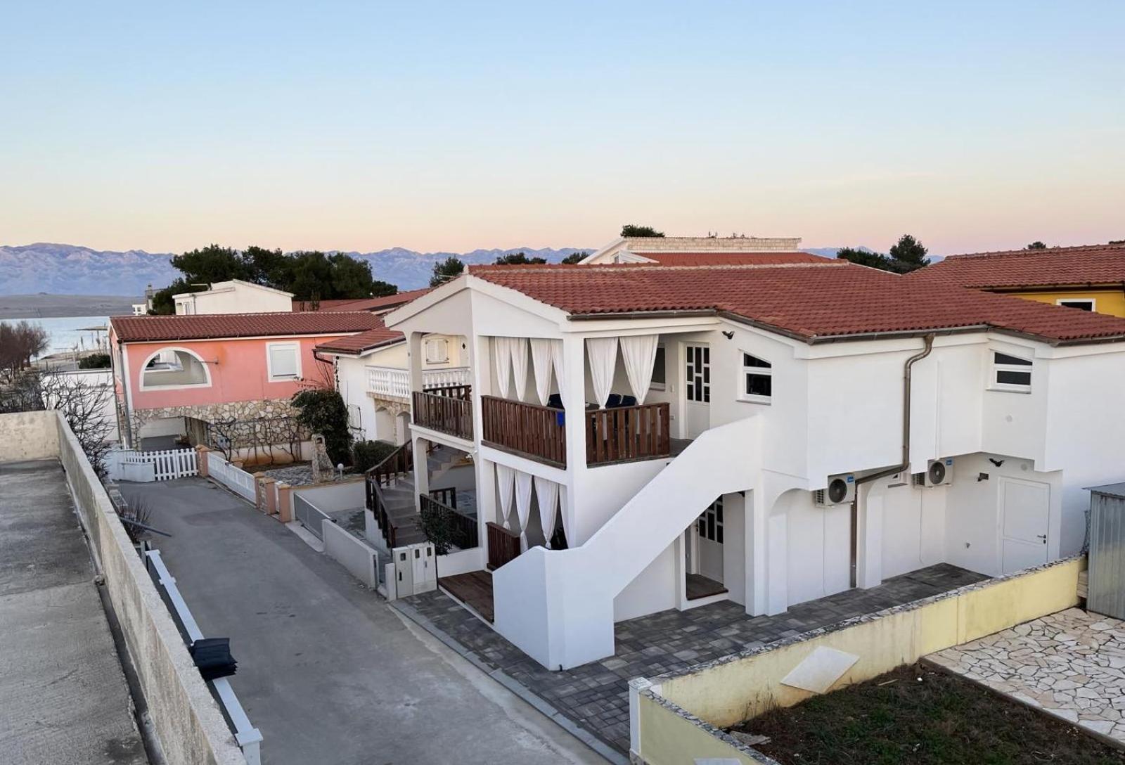 Sinisa Apartman Vir Esterno foto