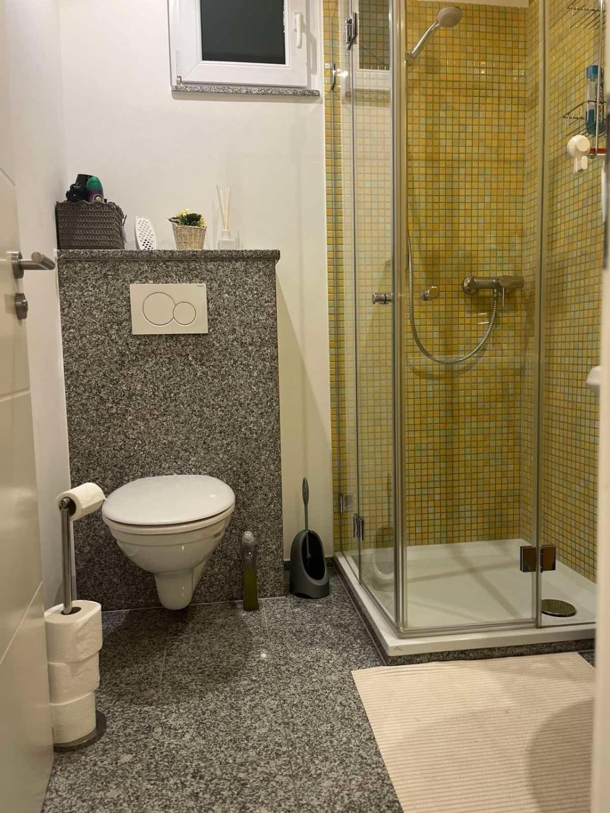 Sinisa Apartman Vir Esterno foto