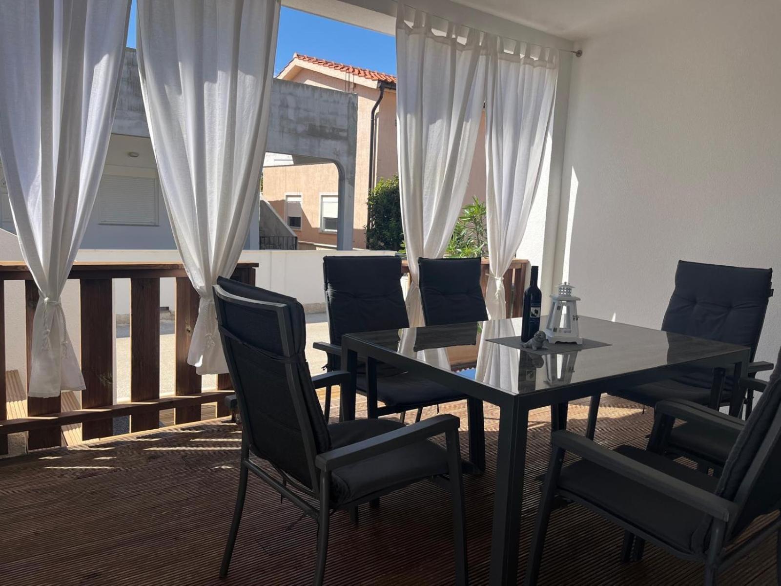 Sinisa Apartman Vir Esterno foto